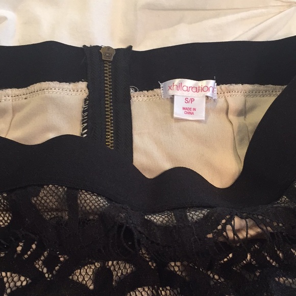 Small Xhilaration skirt - Picture 2 of 6